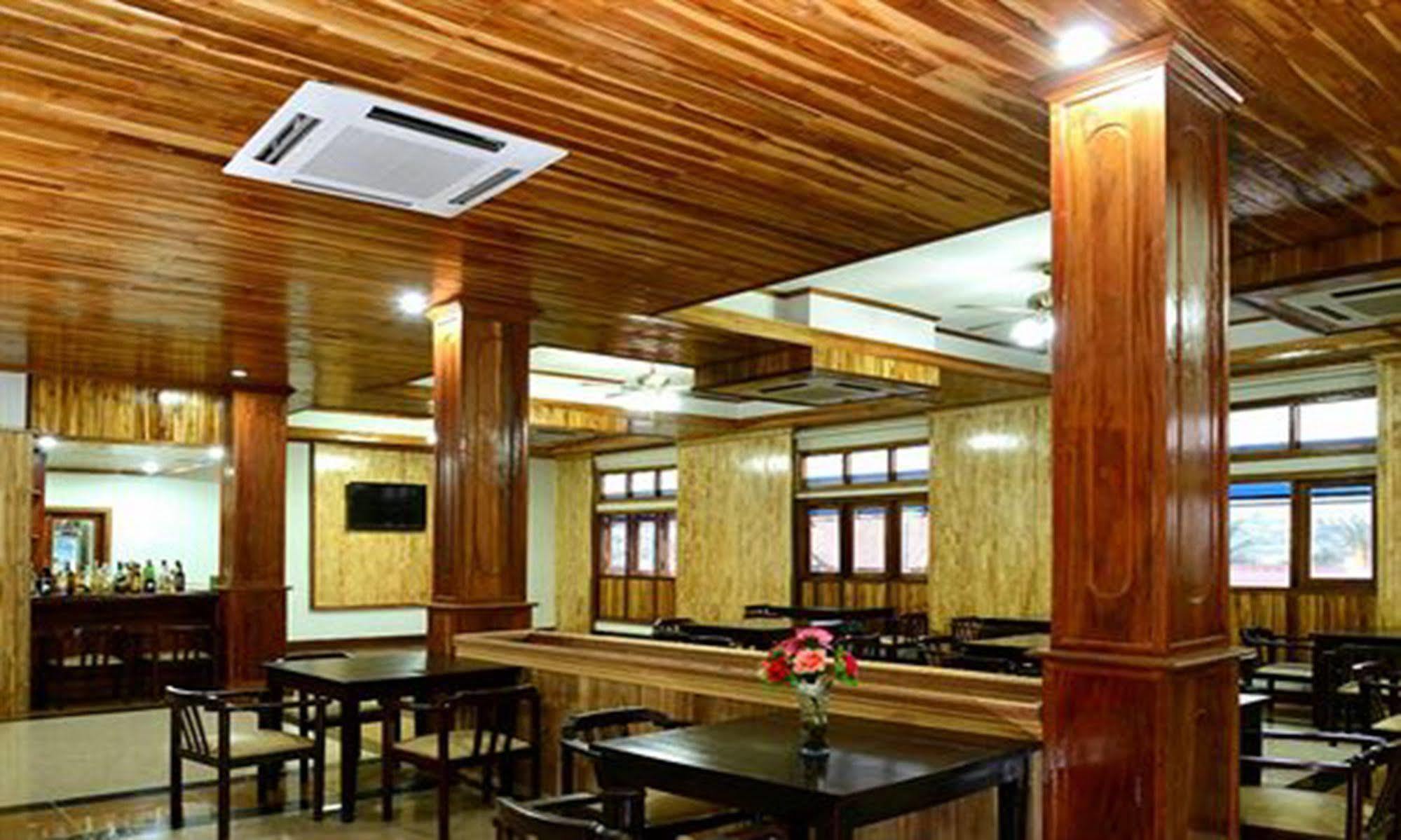 Vansana Luang Prabang Hotel Экстерьер фото